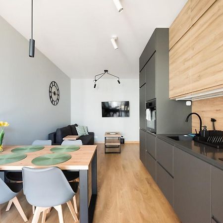 Wola Skwer Happy Apartment Warsaw Ngoại thất bức ảnh