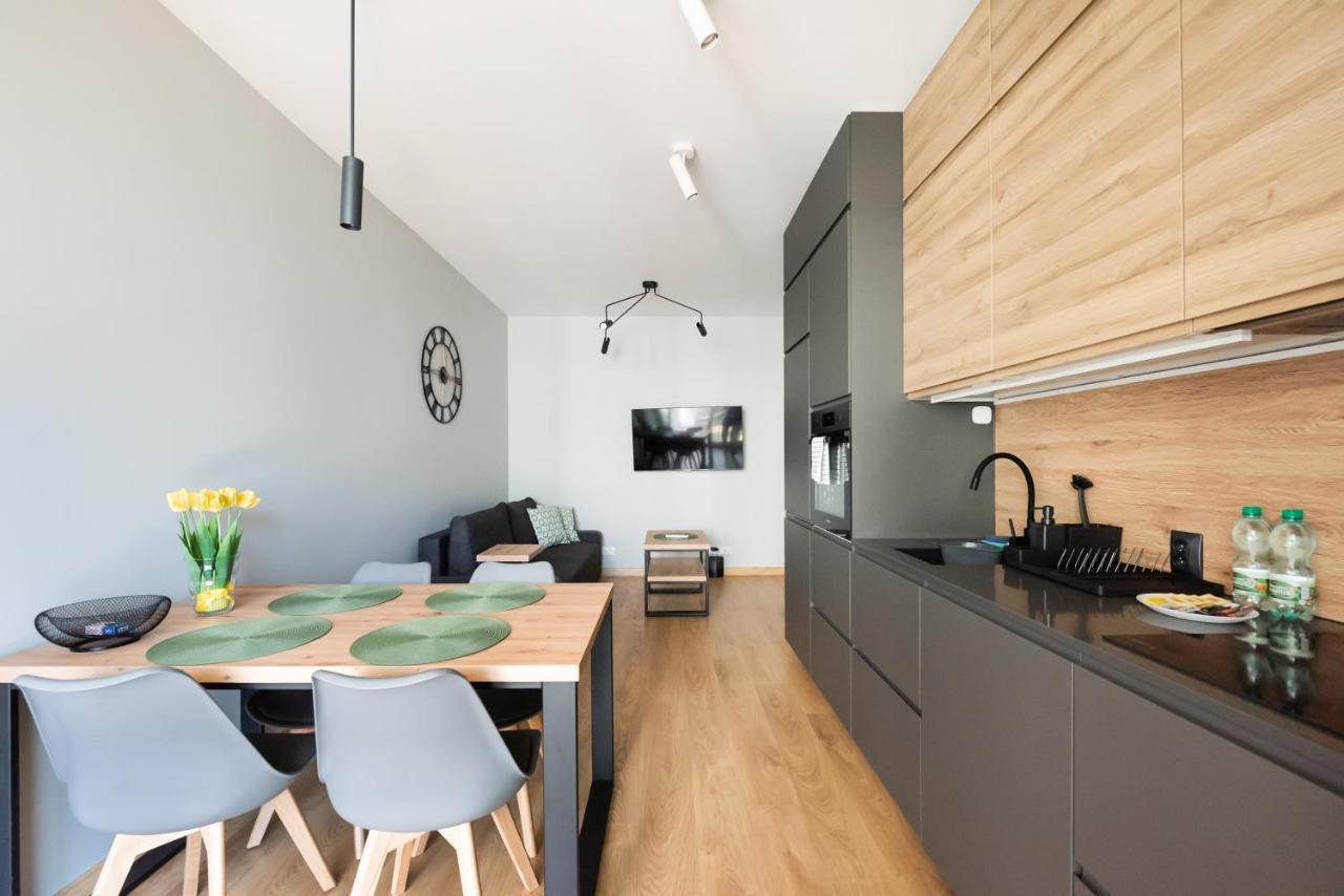 Wola Skwer Happy Apartment Warsaw Ngoại thất bức ảnh