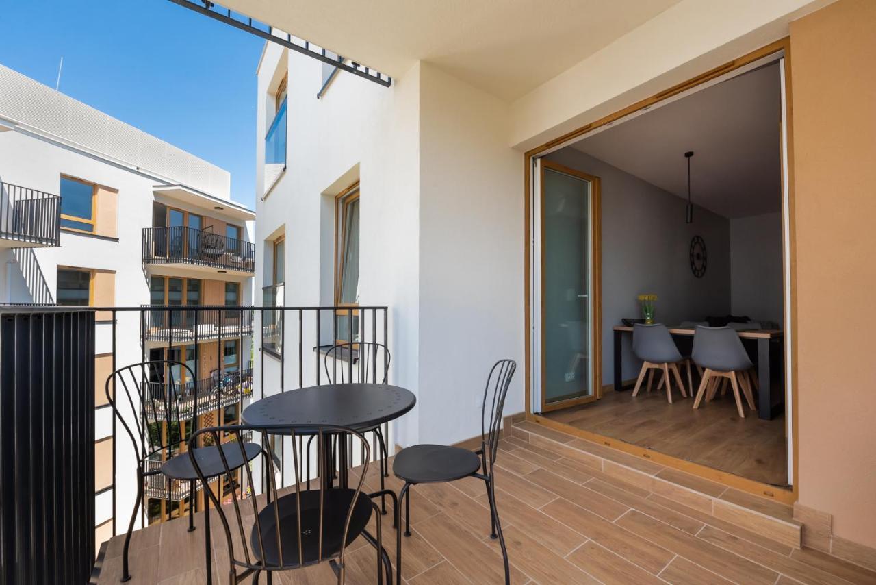 Wola Skwer Happy Apartment Warsaw Ngoại thất bức ảnh