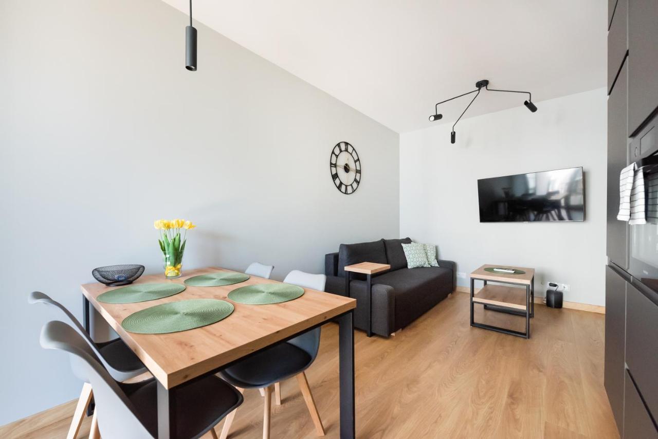 Wola Skwer Happy Apartment Warsaw Ngoại thất bức ảnh