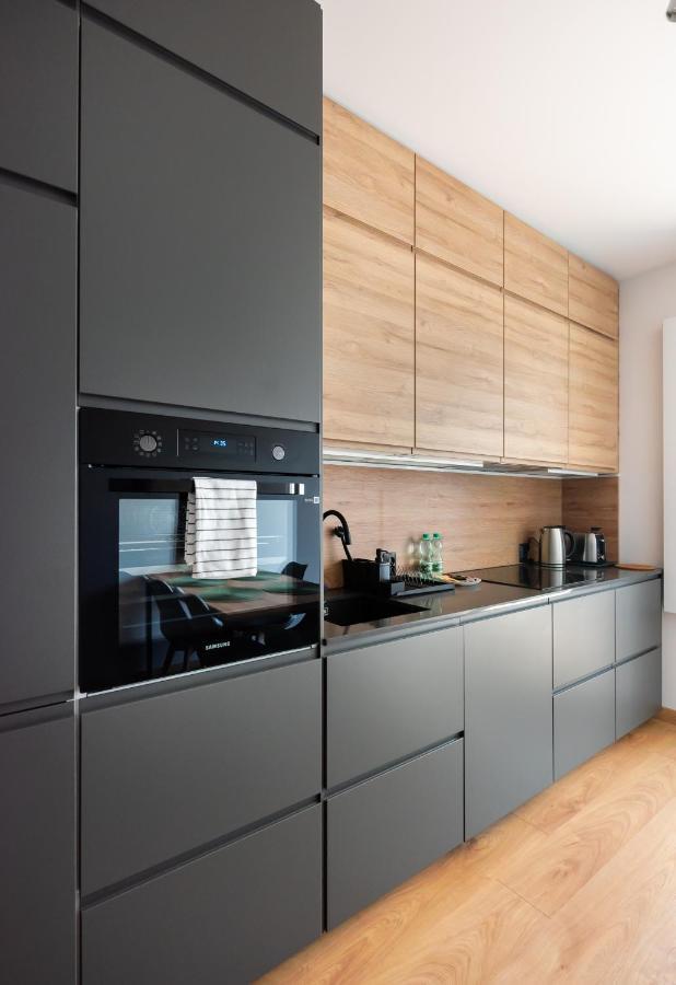 Wola Skwer Happy Apartment Warsaw Ngoại thất bức ảnh